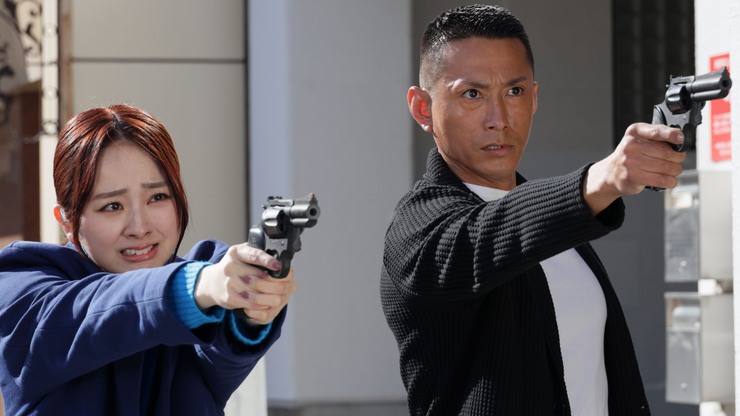 玲子と源治をめぐり銃撃戦が起こる場面