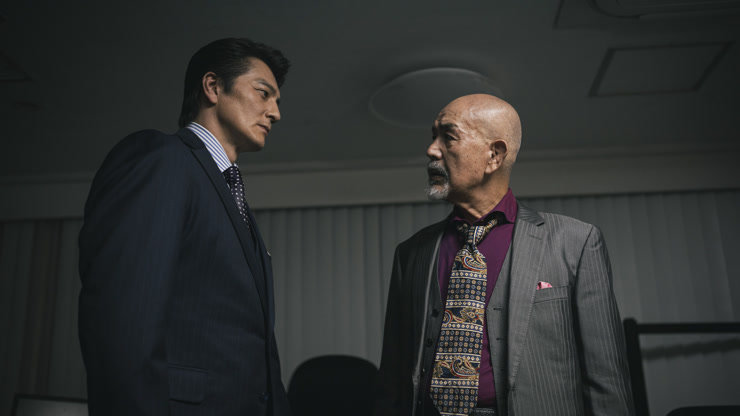 四代目侠和会会長の杯を受ける氷室蓮司